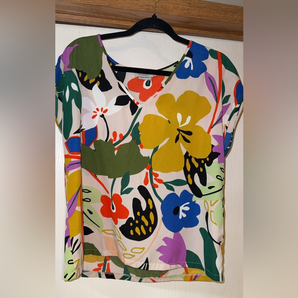 Lili Sidonio floral top